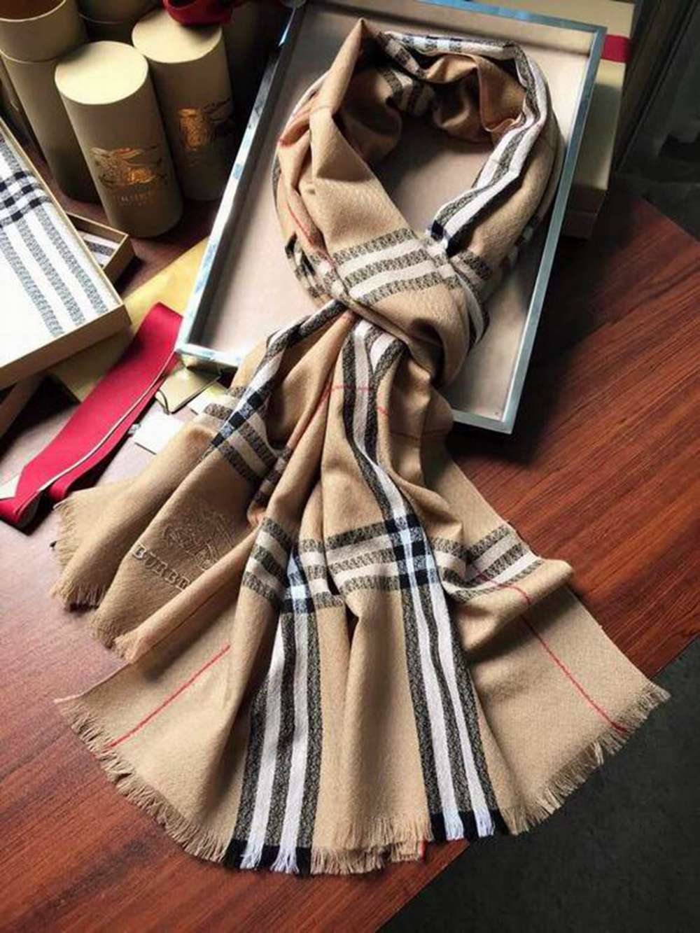 Bv*b*rry Scarf